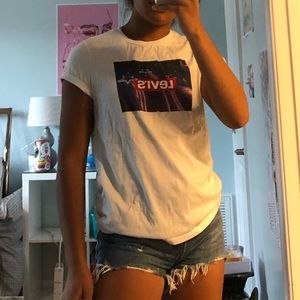 Levi’s graphic t-shirt